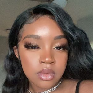 Meet your Posher, Anaya